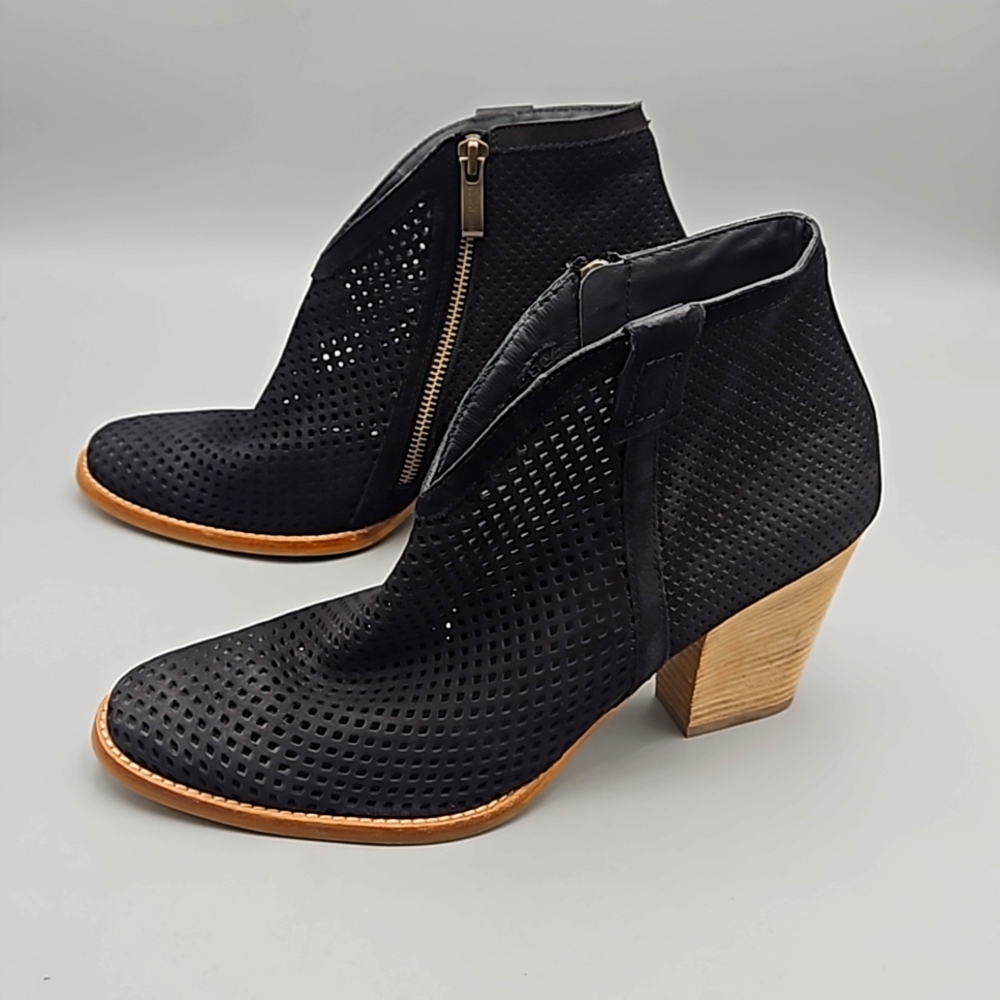 Paul Green Bonzai Perforated Bootie Women size 9